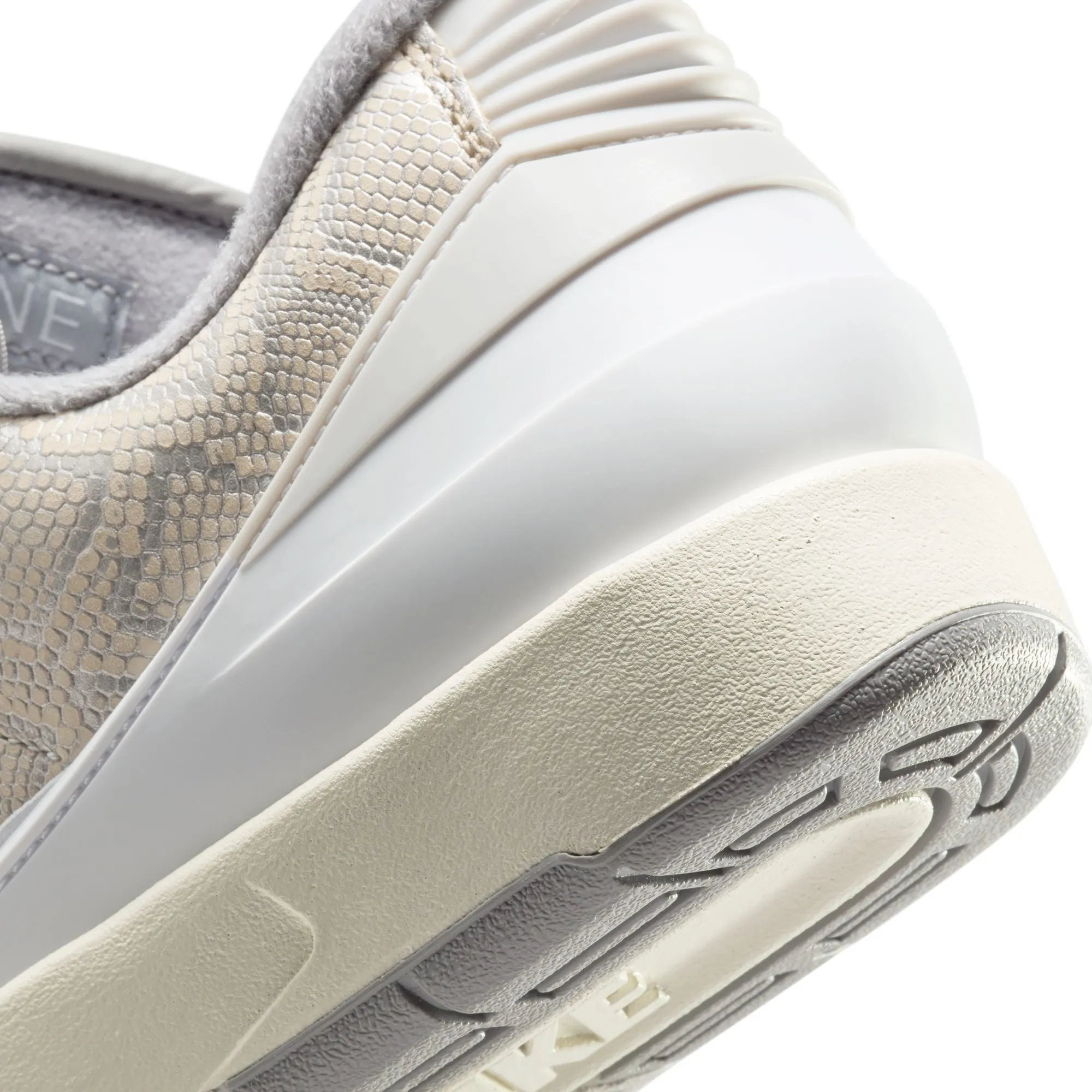 Air Jordan 2 Low (Whit Cement/Grey/Sandrift)