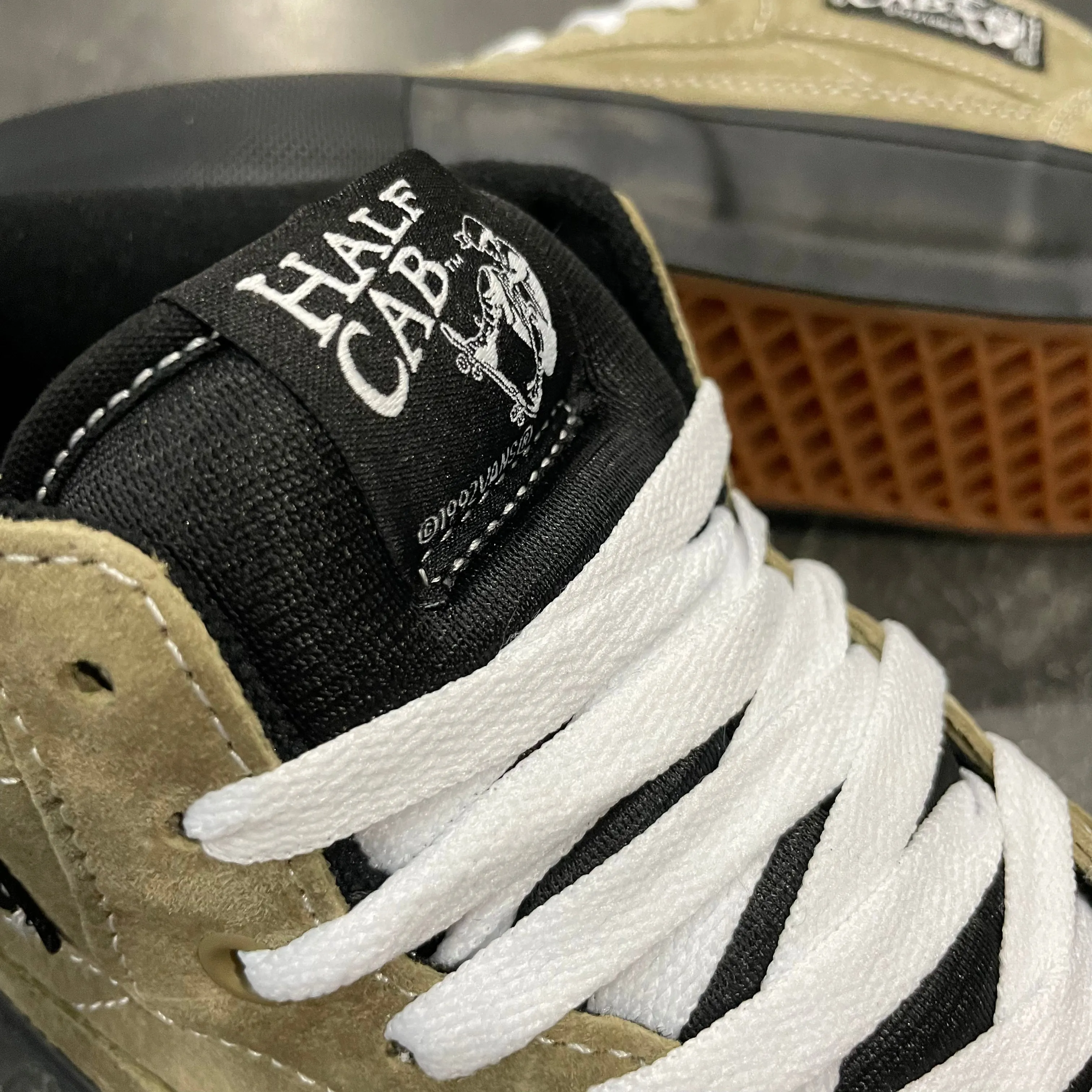 Vans Skate Half Cab Pig Suede Olive/Black SALE