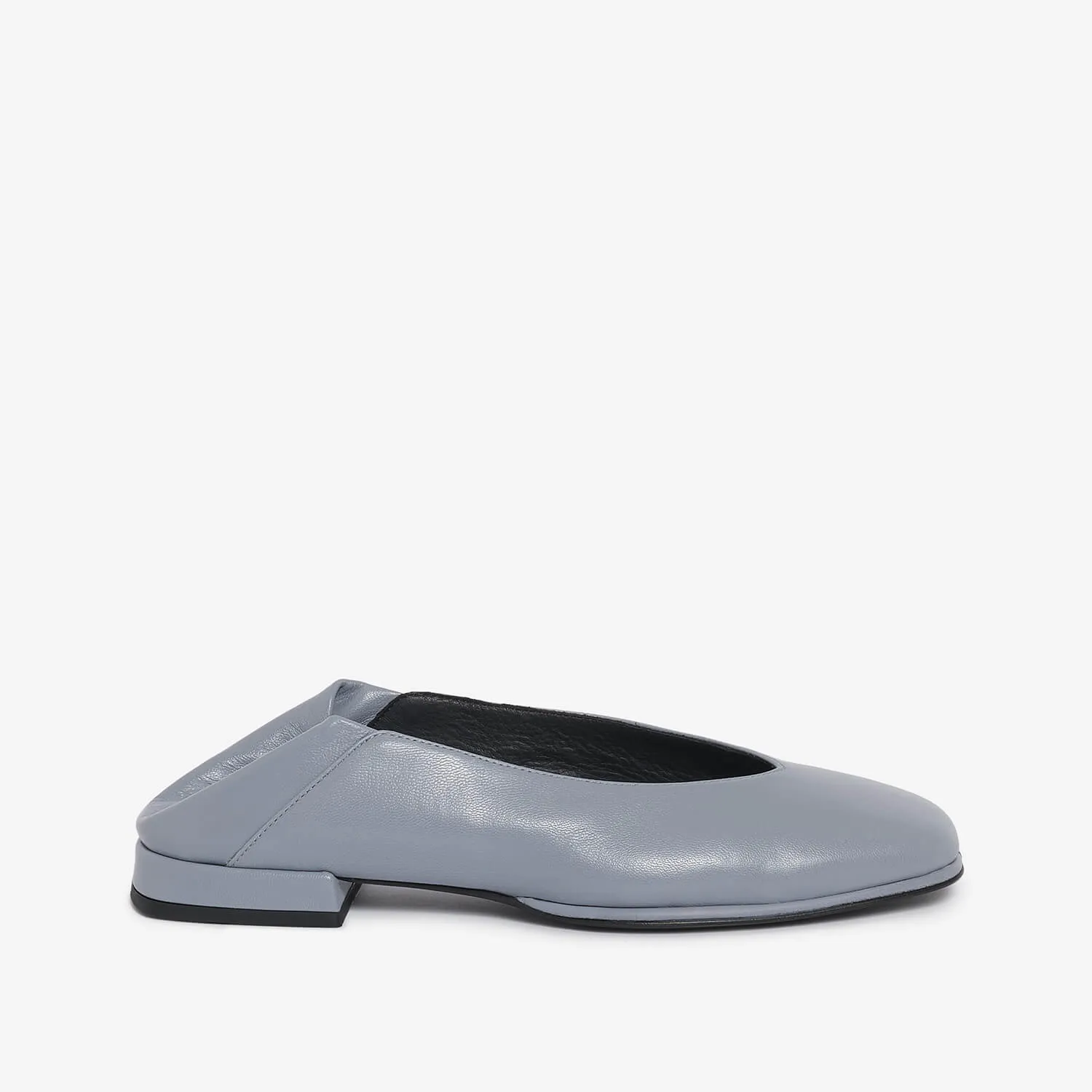 Women's leather ballet flat